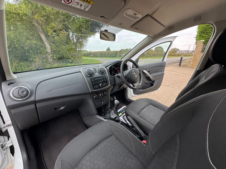 2015 Dacia Sandero 1.5 Dci Laureate Hatchback HATCHBACK Diesel Manual
