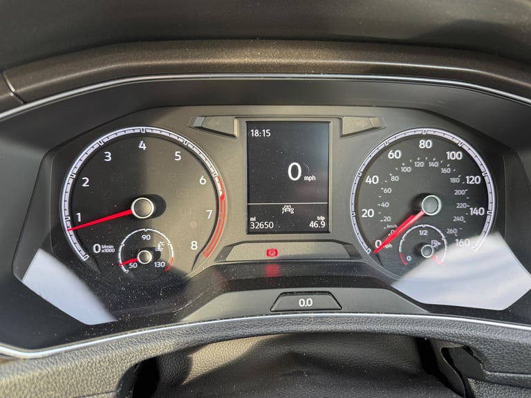 Volkswagen, T-ROC, Hatchback, 2019, Manual, 1498 (cc), 5 doors