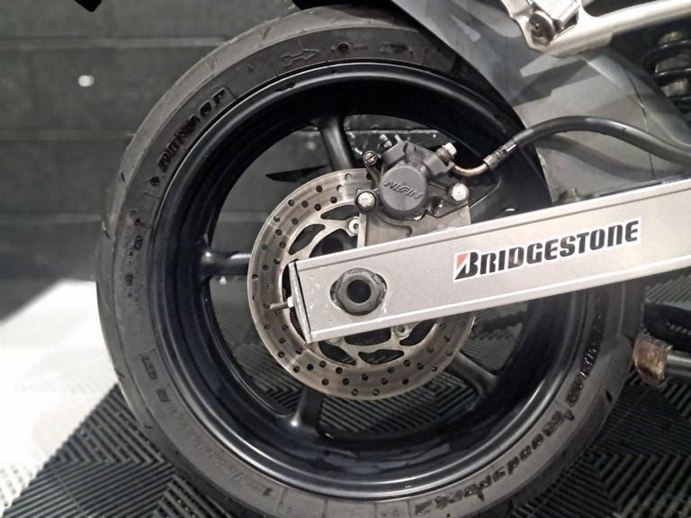 2005 54 YAMAHA FZS600 FINANCE SPECIALISTS APPLY NOW