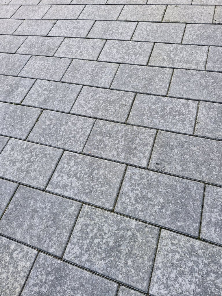 Marshalls Lunar Concrete Paving Blocks - Shadow 300 x 200 x 50mm - Pack of 50