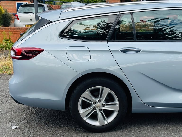 2017 Vauxhall Insignia TECH LINE NAV 5-Door Diesel