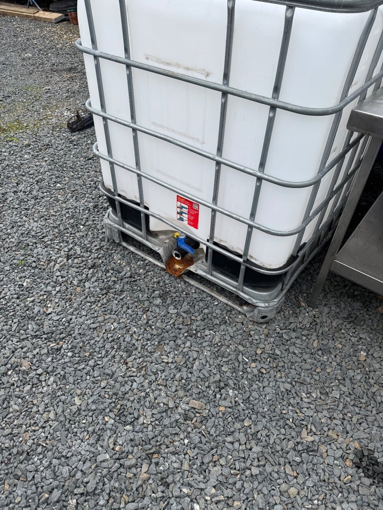 Oil storage cubes 