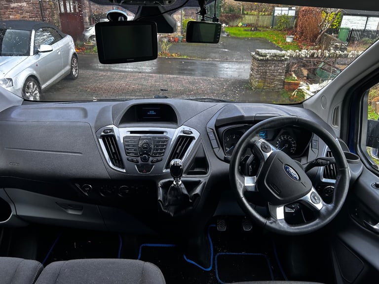 Transit Custom. 2016.