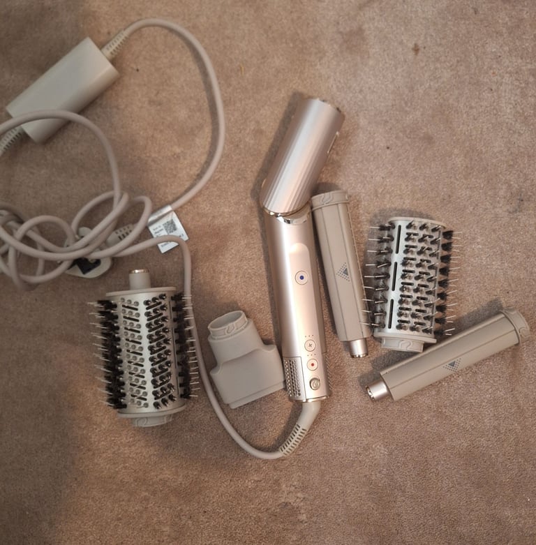 Shark hair styler 
