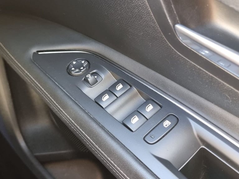 2020 Peugeot 3008 1.2 PureTech Allure SUV 5dr Petrol Manual Euro 6 (s/s) (130 ps) HATCHBACK Petro...