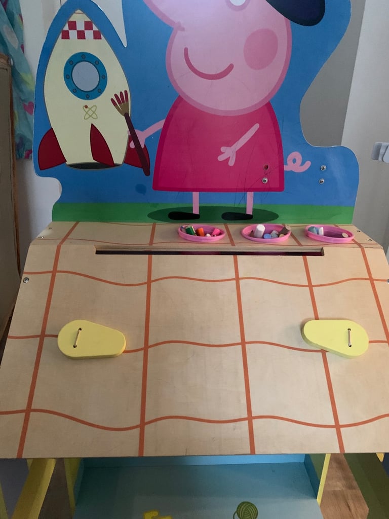 Peppa pig easel chalkboard
