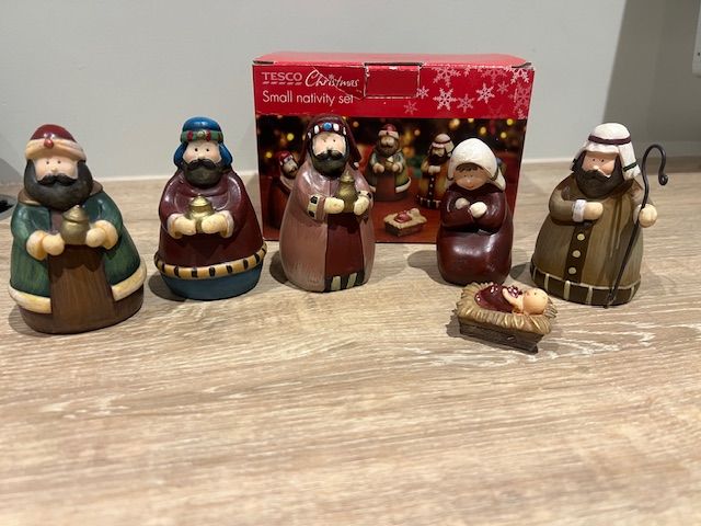 Christmas small nativity set - Tesco
