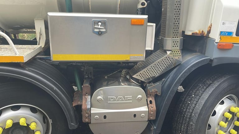 2013 (62) LEYLAND DAF CF 85 WHALE VACUUM TANKER. 32 TON GVW.  AUTO