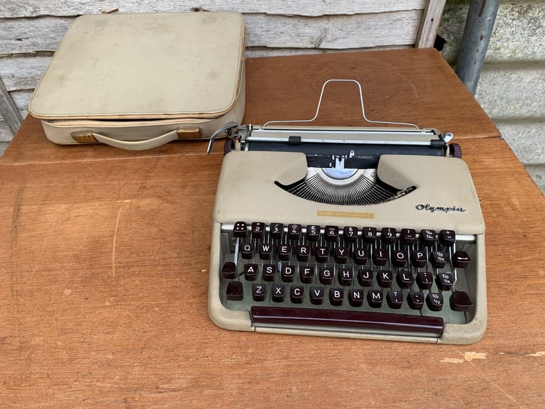 Vintage Olympia Portable Typewriter Spares Repair Or Display 1950's/60's Delivery Or Postage