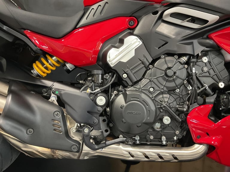 Ducati Diavel V4 TOURING 2024 just 3000 Miles! 1 Owner! FREE UK DELIVERY! Superb