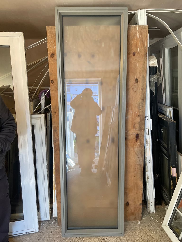 H 212 x W 61 cm - NEW WAS INSTALLED IN SHOWROOM - OBSCURE THERMAL GLAZING **ORIGIN** (REF: SJ357)