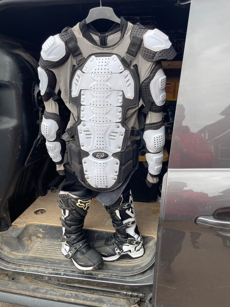 Motocross boots and body armour 