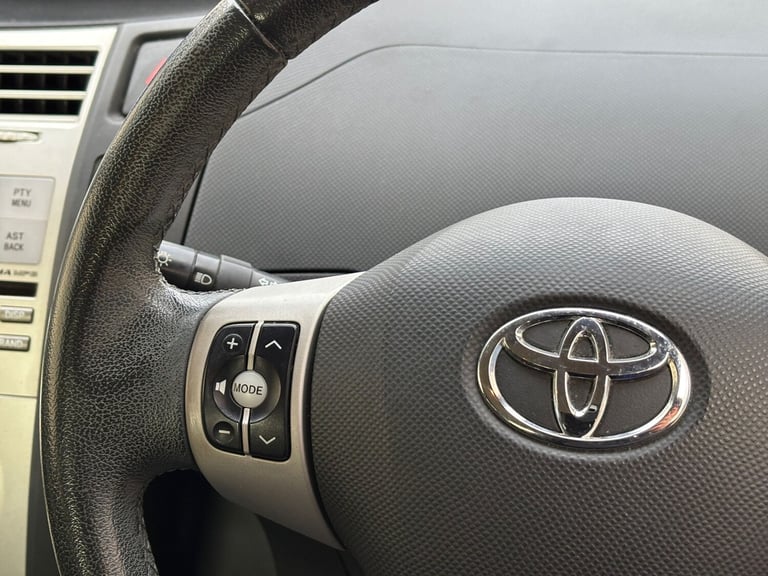 2008 Toyota Yaris 1.0 VVT-i TR 3dr HATCHBACK Petrol Manual