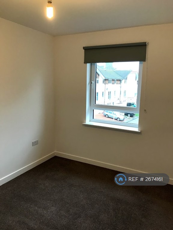 2 bedroom flat in Shaw Road, Aberdeen, AB25 (2 bed) (#2674161)