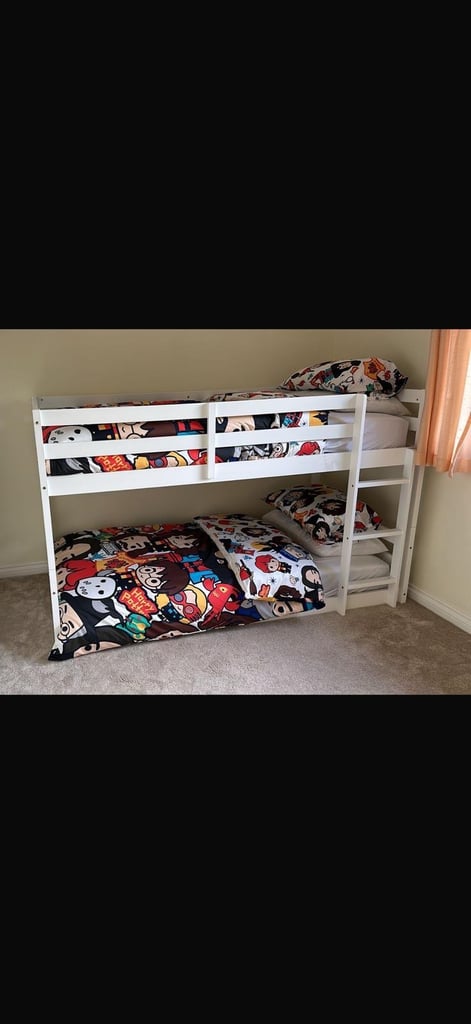 Single bunk beds 