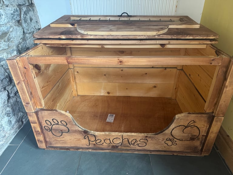 EXTRA LARGE SOLID WOOD HANDMADE DOG BED 