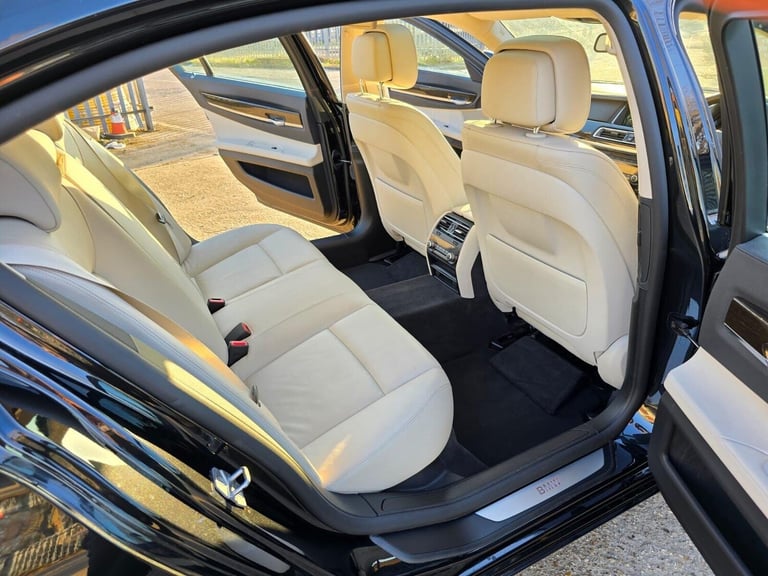 2013 BMW 7 Series 4.4 750Li V8 SE Auto Euro 5 (s/s) 4dr Saloon Petrol Automatic