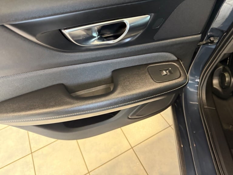  Volvo V60 2.0 D4 [190] R DESIGN Pro 5dr Auto Diesel