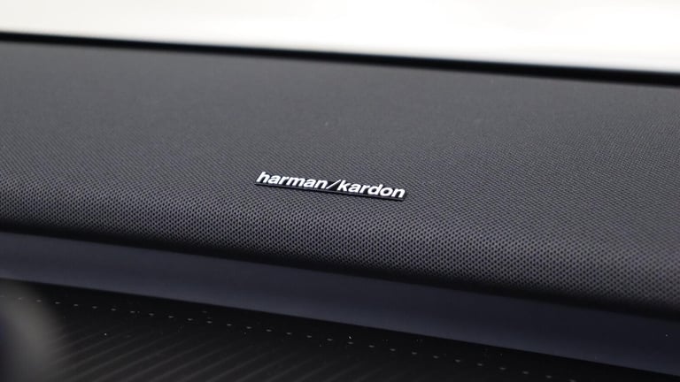 2025 Volvo EX30 Twin Performance Plus (Harman Kardon Sound, Apple CarPlay, BLIS) ESTATE Electric ...