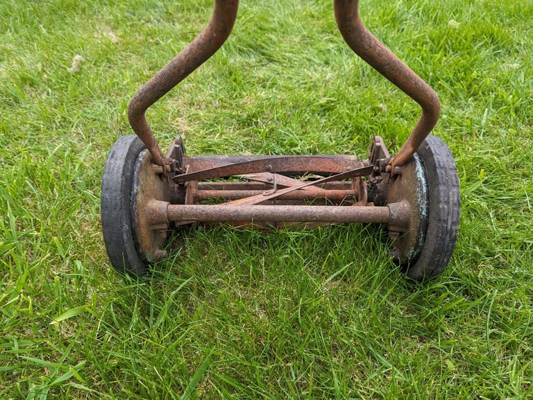 Vintage Qualcast B1 Push Mower Garden Lawn Grass Cutter
