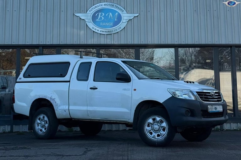 image for TOYOTA HILUX 2.5 D-4D HL2 White Manual Diesel 2012