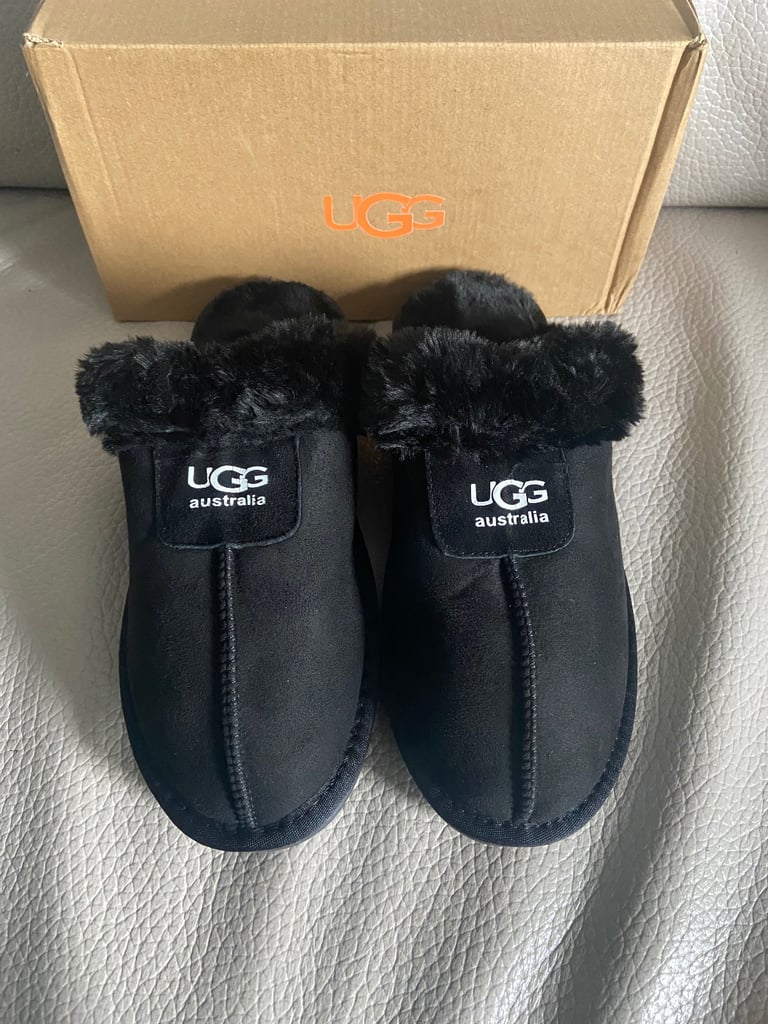 image for Ugg slippers black and white uk 8