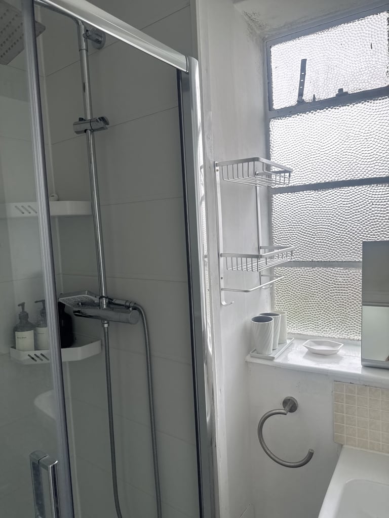 Fully furnished Studio Apartment in the Heart of Canterbury High Street ✨