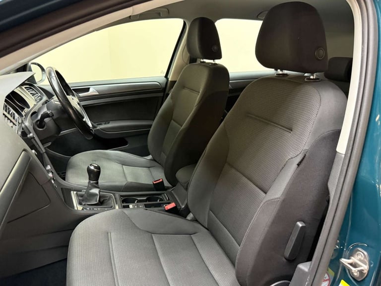 2017 Volkswagen Golf 1.6 TDI BlueMotion Tech SE Nav Euro 6 (s/s) 5dr Hatchback Diesel Manual