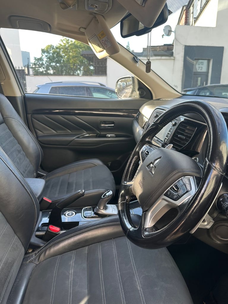 Mitsubishi, OUTLANDER, Estate, 2017, Other, 1998 (cc), 5 doors