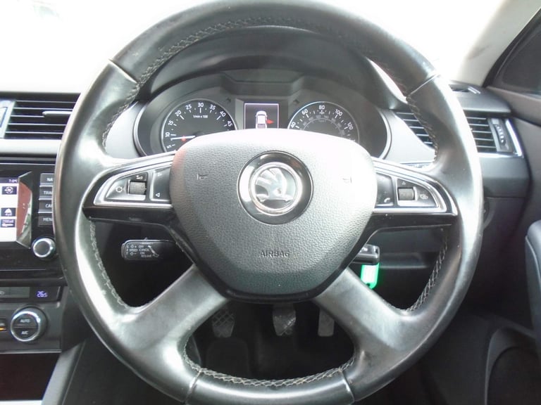 2015 Skoda Octavia 1.6 TDI Elegance Euro 5 (s/s) 5dr Diesel