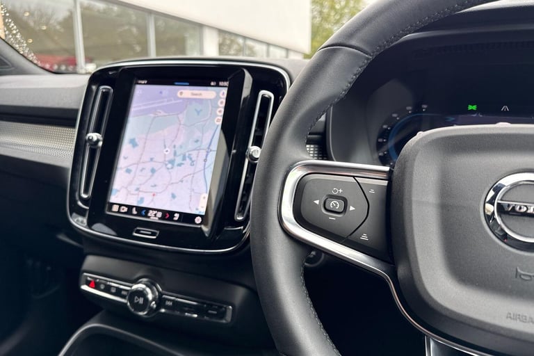 2022 Volvo XC40 2.0 B4 MHEV Plus SUV 5dr Petrol Hybrid DCT Auto AWD Euro 6 (s/s) (197 ps) ESTATE ...