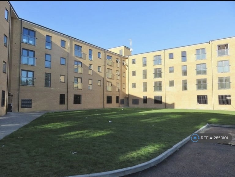 2 bedroom flat in Dock Road, Tilbury, RM18 (2 bed) (#2650101)