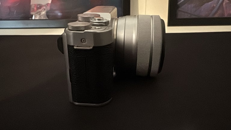 Fuji X-A20 blavk Kit XC 15-45mm F3.5-5.6 OIS PZ Silver