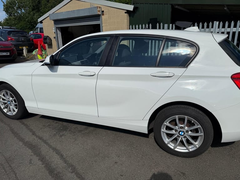 BMW 1 SERIES 1.5 118i SE Business 2018