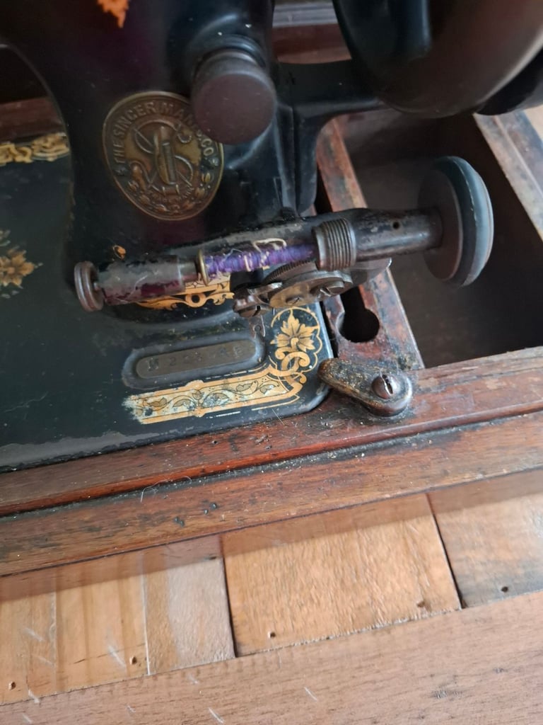 Antique Singer Sewing Machine 