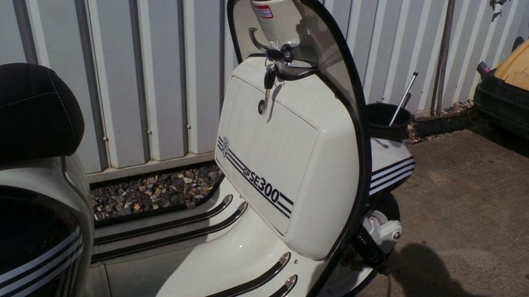 2024 Royal Alloy GP300 SE Scooter 