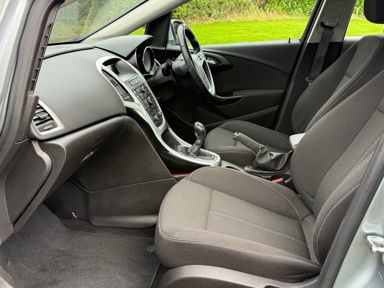 2015/65 VAUXHALL ASTRA 1.4 16V SRI 5DR SILVER GREY 113K MILES CRUISE &amp; ALLOYS