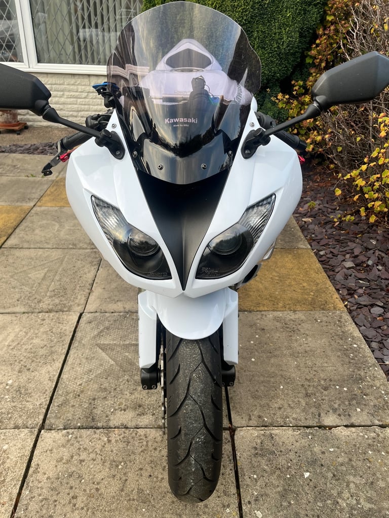 Kawasaki, Ninja ZX 6R, 2010, 599 (cc)