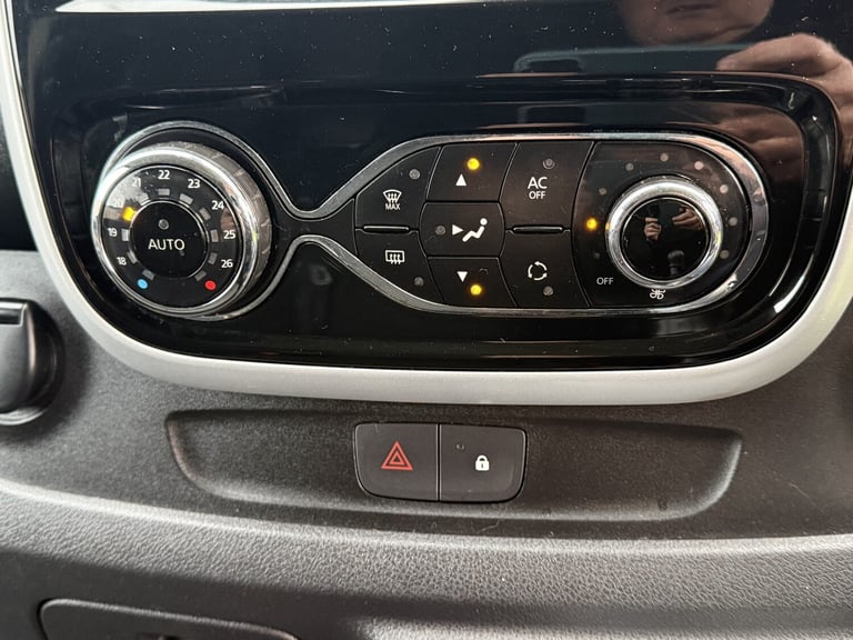 RENAULT TRAFIC 1.6 LL29 ENERGY dCi 140 Sport 2015