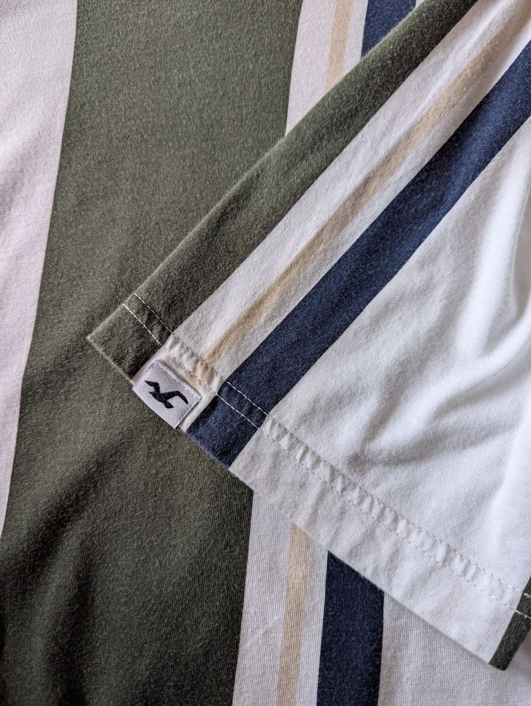 Hollister T-Shirt, White/Green/Black/Beige, Size Medium 