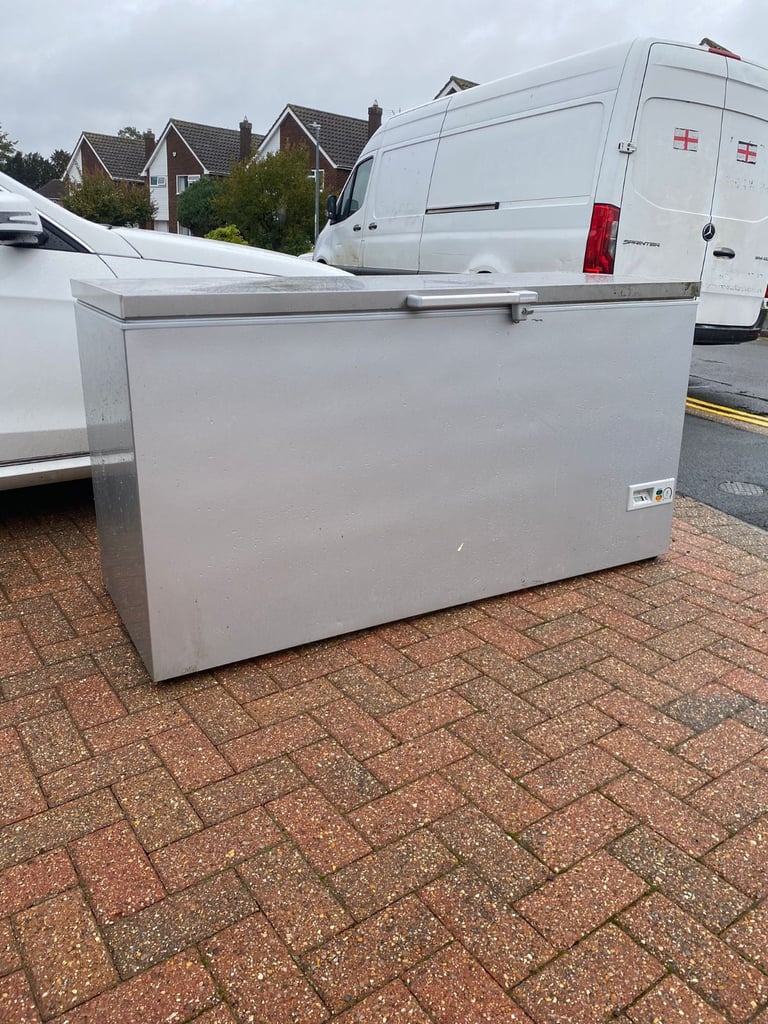 Full Size Chest Freezer Fully Functional Condition (Home Delivery Free)