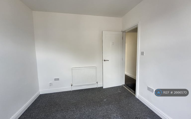 2 bedroom house in Regent Street, Nelson, BB9 (2 bed) (#2666570)