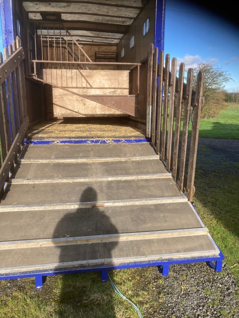 Iveco Eurocargo 75E17 Horsebox 7.5 Tonnes 2005.