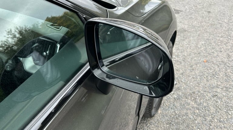 2021 Volvo XC60 R-Design, B5 AWD mild hybrid Estate Petrol Automatic