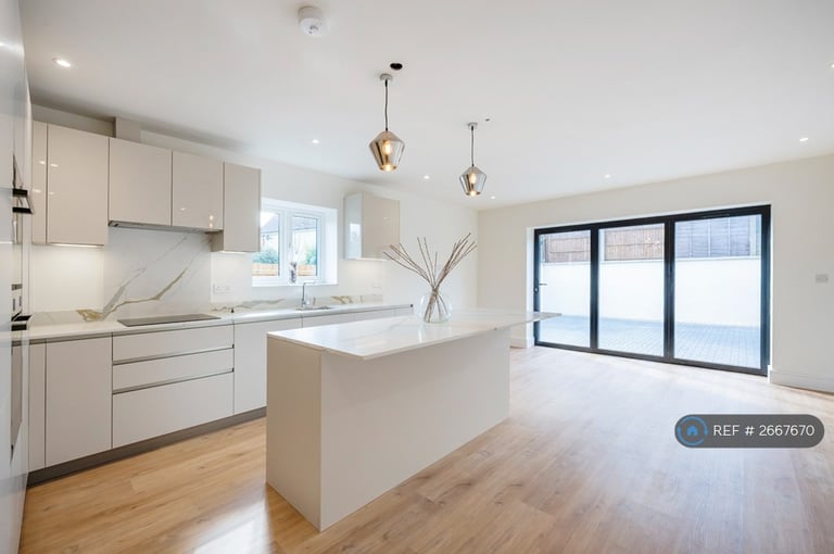 4 bedroom house in Priory Lane, Little Wymondley, Hitchin, SG4 (4 bed) (#2667670)