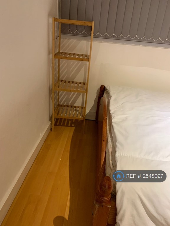 1 bedroom in Treby Street, London, E3 (#2645027)