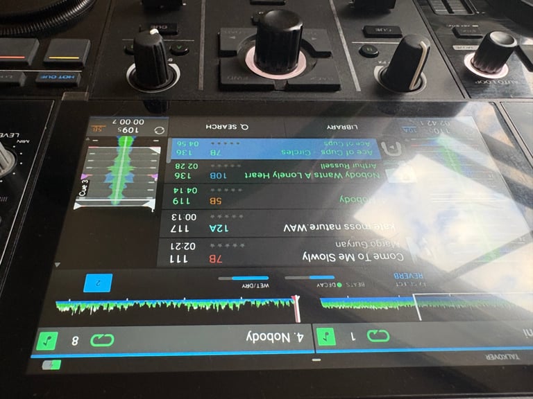 Denon Denon Prime Go 2-Deck Rechargeable Smart DJ Console w/ 7" Touchscreen