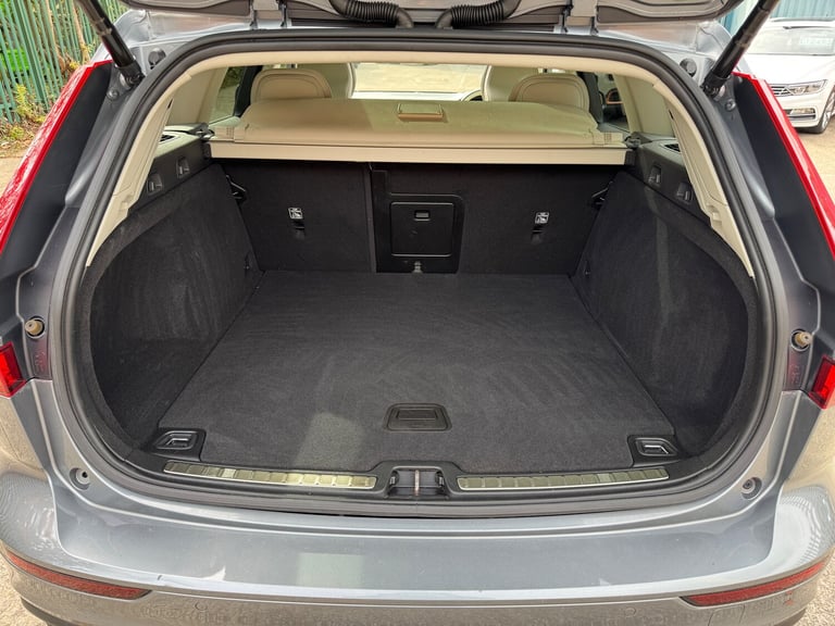 2019 Volvo V60 2.0 D4 Momentum Pro Estate 5dr Diesel Auto Euro 6 (s/s) (190 ps)