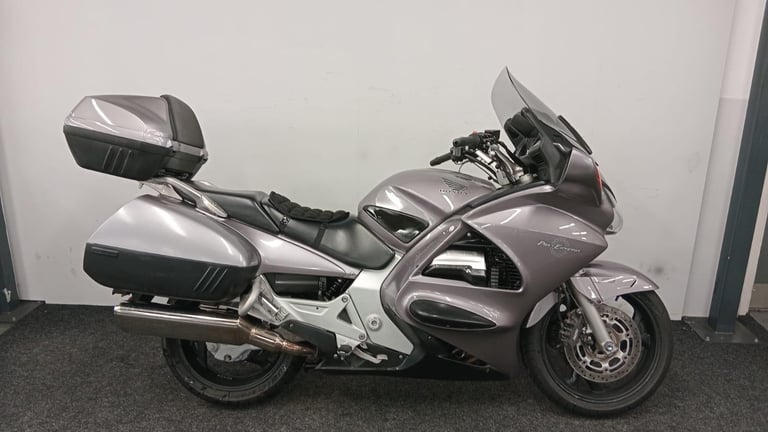 HONDA ST1300 ** LONG MOT - CENTRE STAND - FULL LUGGAGE 