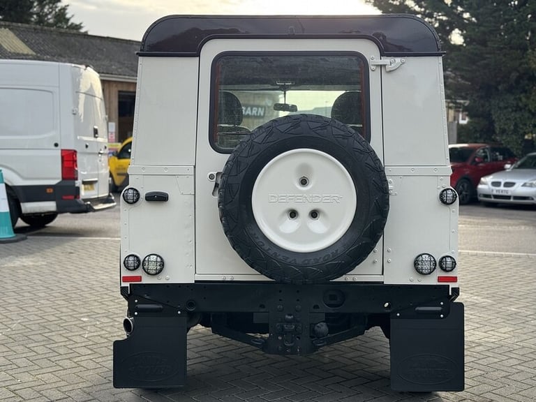 2010 Land Rover Defender Hard Top TDCi PANEL VAN DIESEL Manual